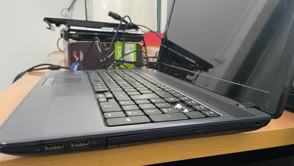 Portátil acer a funcionar para peças64551677107971123