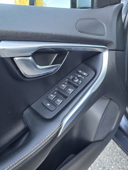 Volvo V40 D2 1.6 115cv R-Design