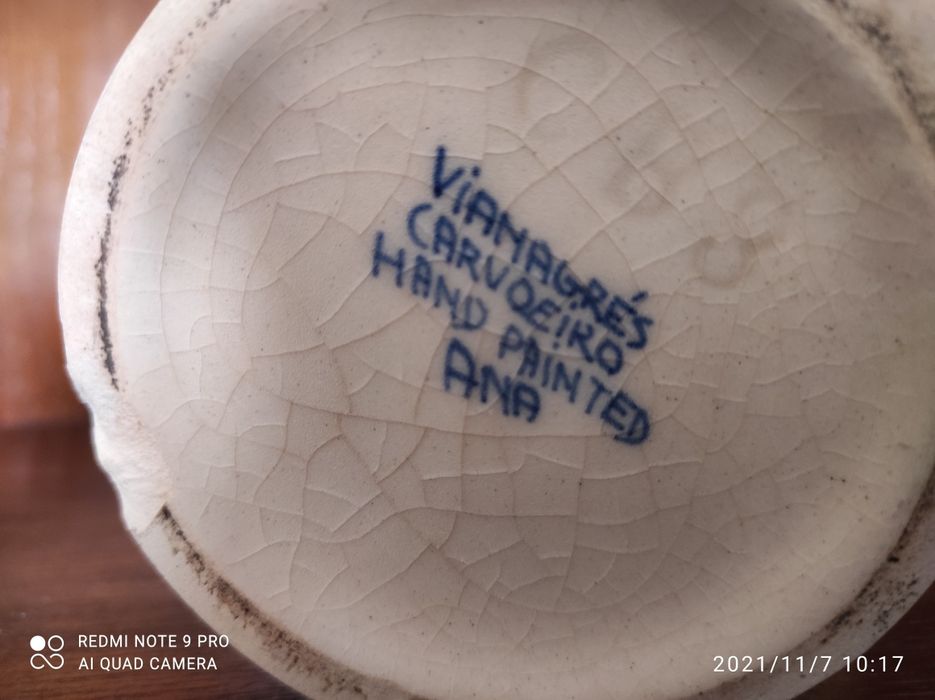 Jarras pintadas à mão Vianagrés