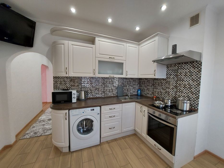 1 кімнатна квартира. Погодинно. Подобово. ТРЦ " ЧАЙКА "