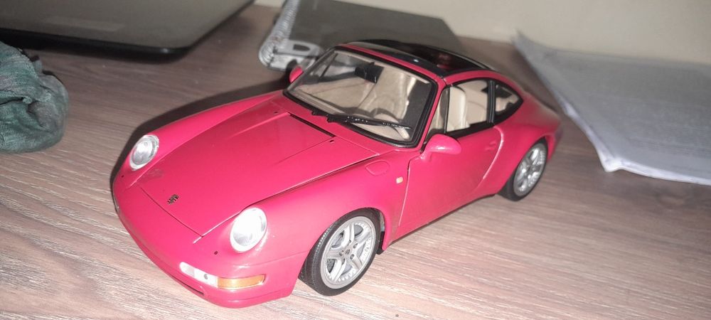 Mais de 90 Miniaturas 1/18 sem caixa