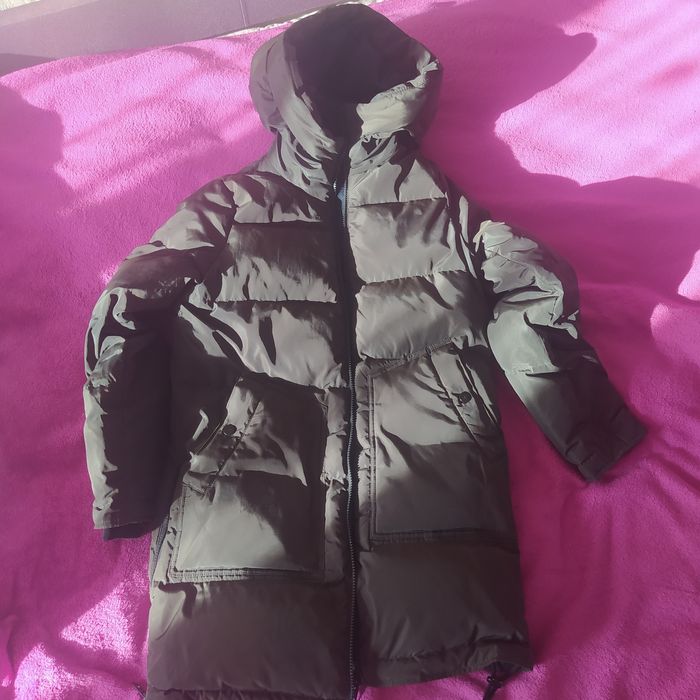 Віддаю теплі куртки,сукні, шапку, бюстгальтери