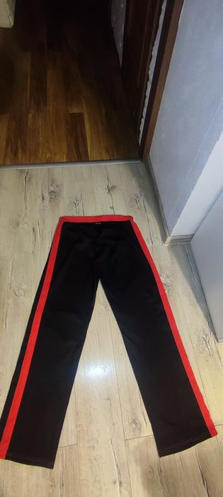Fajne spodnie dresowe rozm L -XL wymiary na fotkach