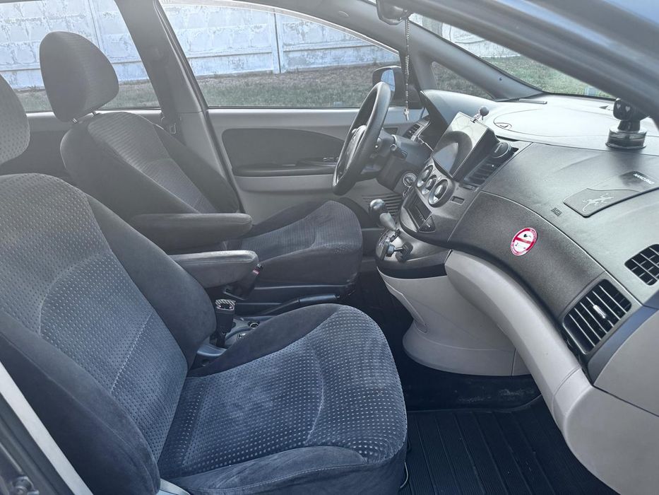 Mitsubishi Grandis 2006