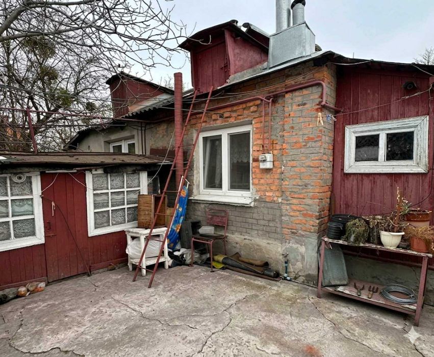 Продам будинок з ділянкою 5 хв метро 23 серпня