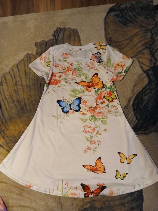 Vestido de menina NOVO a estrear