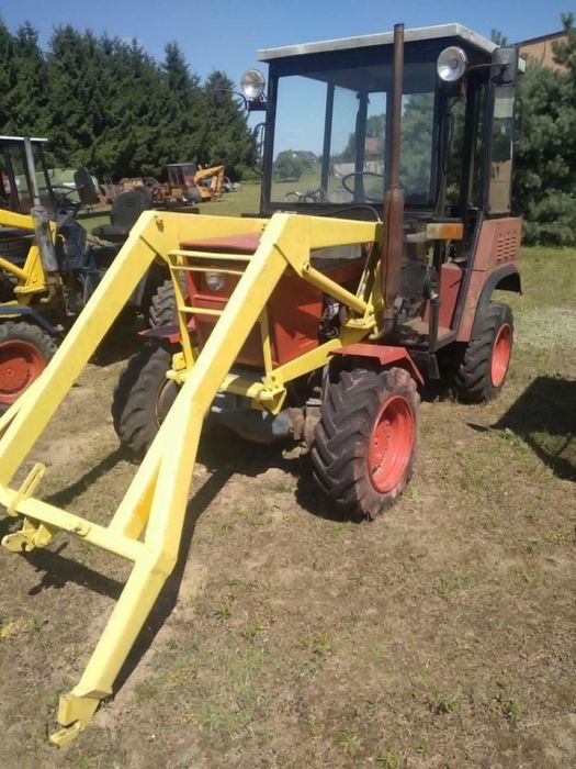 Traktorek ogrodniczy Universal UTB 302