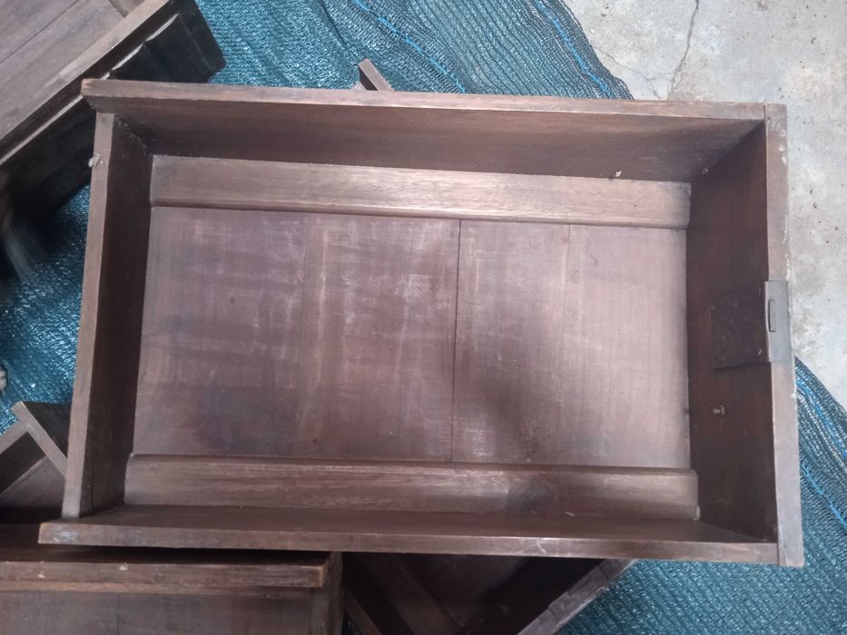 5 gavetas antigas + porta de armário