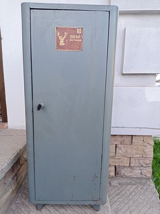 Продам оружейный шкаф