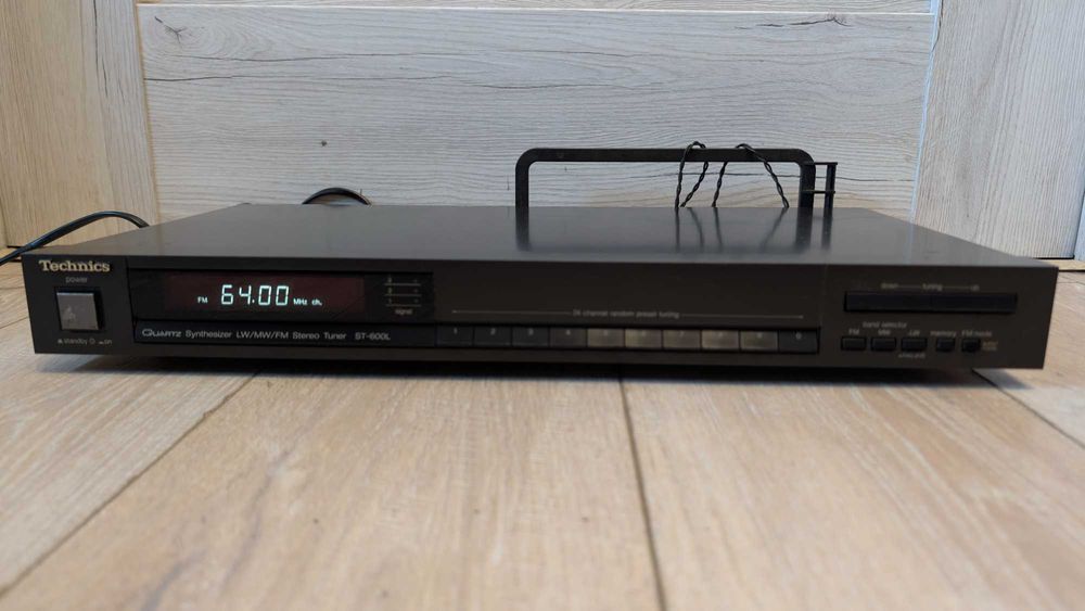 Tuner Technics ST-610 L ! IDEALNY STAN ! NIE Przestrojony ! Polecam ! Oryginalny STAN !