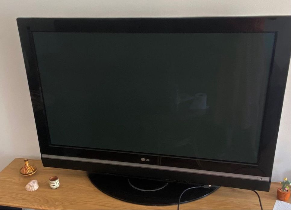 Televisão LG 42”