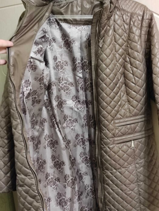 Жіноча демісезонна довга куртка стьобане пальто плащ з капюшоном