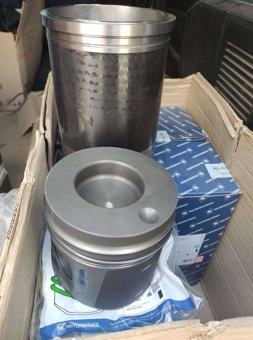 Поршень та гільза MERCEDES OM440 NEOPLAN OM446  неоплан