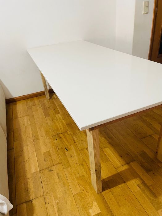 Mesa de pedra de silestone branco