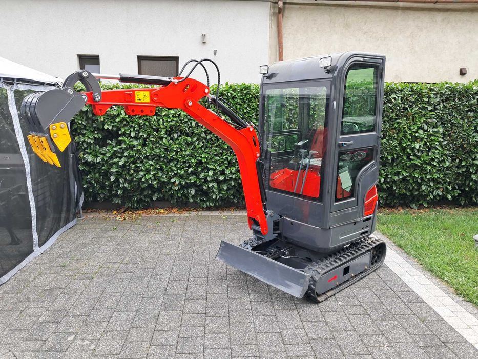 Mini Koparka YITUI 1.5T z silnikiem Kubota 3 cylindrowy+ osprzęt