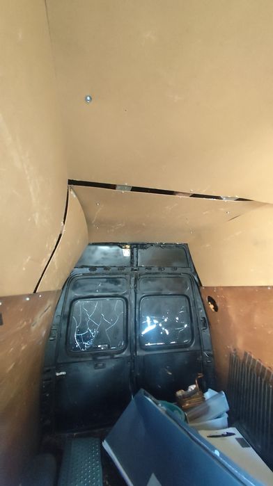 Ford transit longa em bom estado