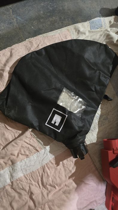 Дуйка для листя.   Повітродув-пилосос садовий Einhell