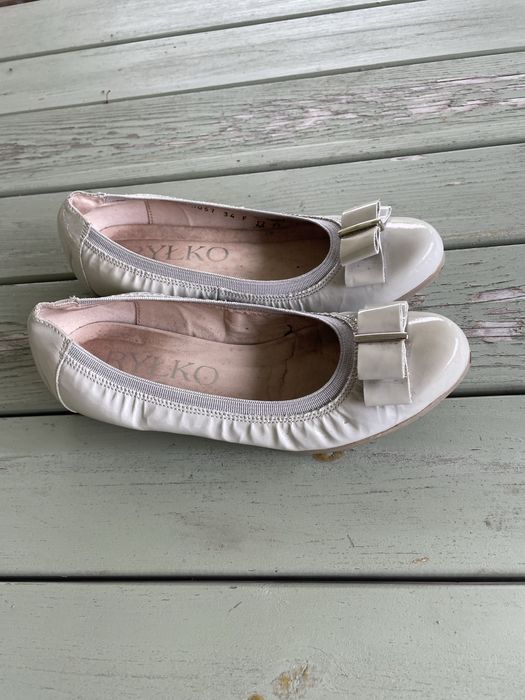 Buty z linii rylko . Wykonane ze skory naturalnej .
