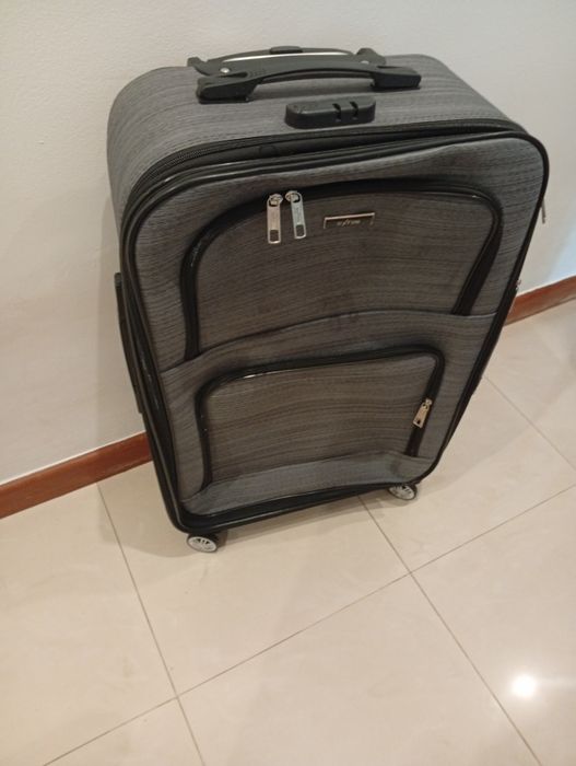 Malas de viagem usadas