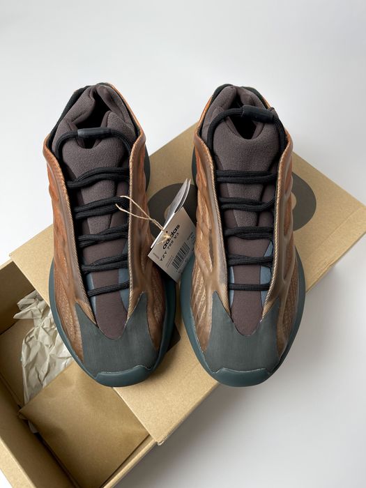 Оригинал Adidas Yeezy 700 V3 ʼCopper Fade’ (GY4109) оригинальние изи