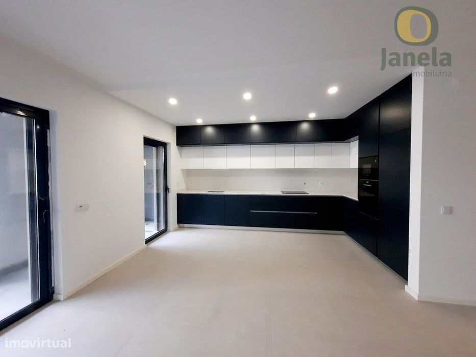 Maravilhoso T2 com garagem, piscina no topo, zona fitness e boas vi...