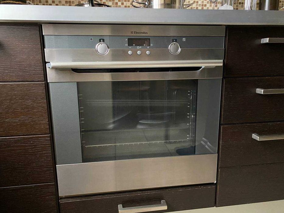 Electrolux вбудована духова шафа б/в