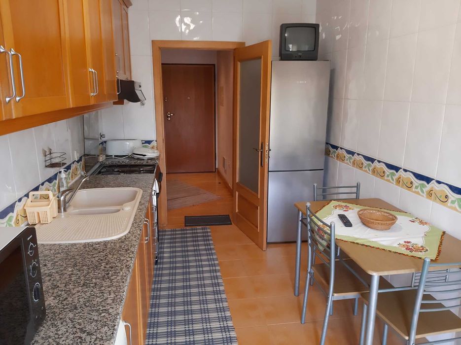 quarto c/ casa banho privada para arrendar a estudantes em Aveiro