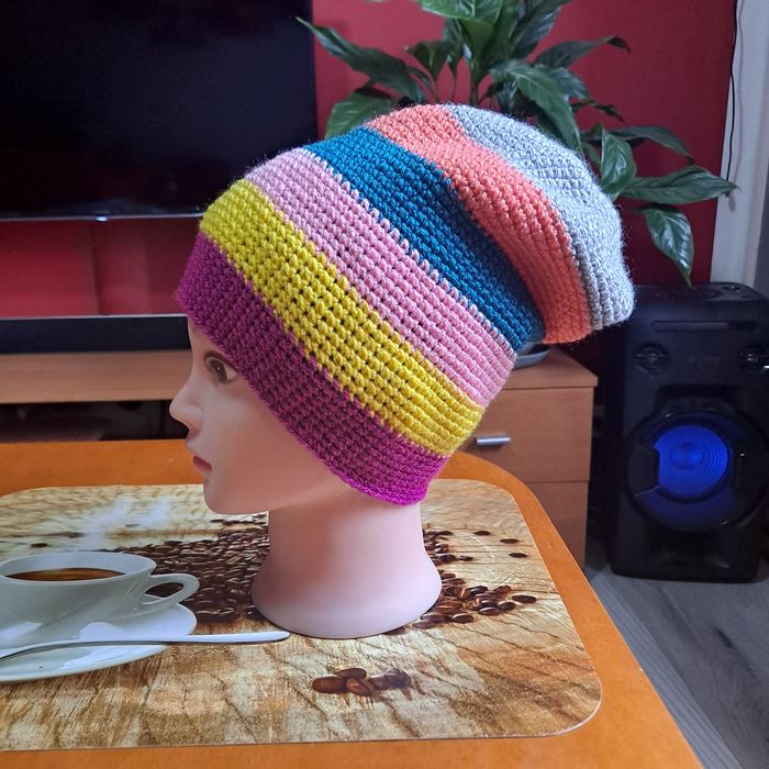 Czapka smerfetka kolorowa w pasy