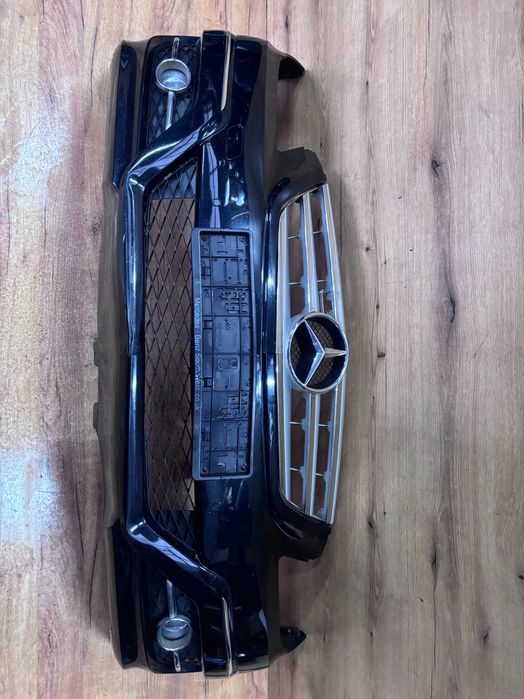 Zderzak przedni Mercedes B-Klasa lift 6x pdc kolor 191