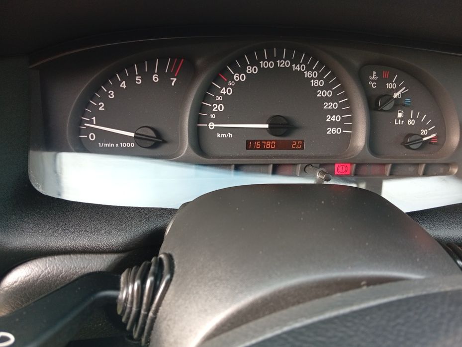 Opel Vectra B 2.2 benzyna
