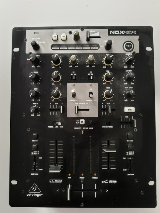Behringer NOX 404 Pro mixer