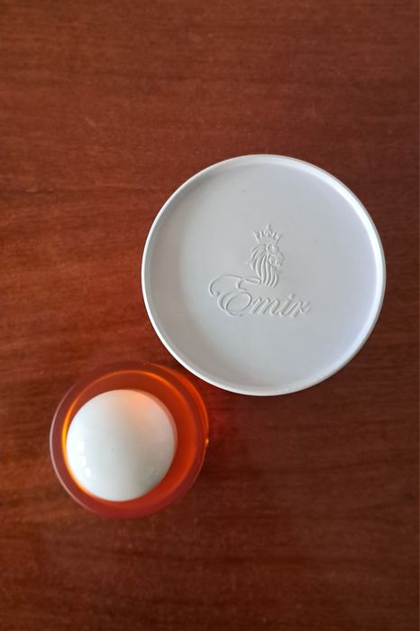 Vibrant Orange & Neroli Emir Paris Corner