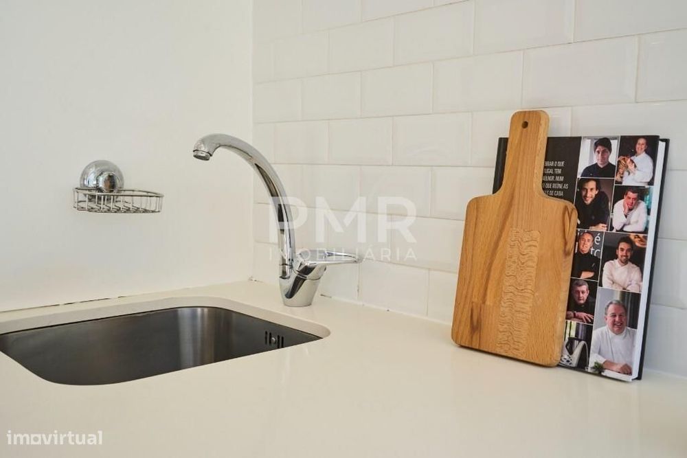 T2 remodelado com 2 casas de banho, em Benfica, próximo ao Califa e ao
