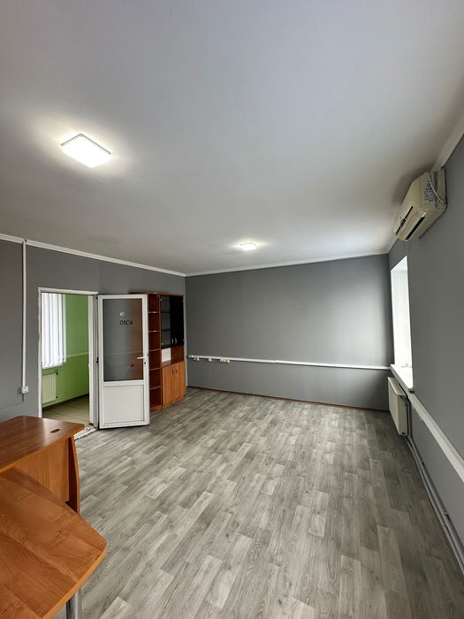 Сдам офис 30 м2 Таирова. Свет есть всегда. Коммуналка входит в аренду