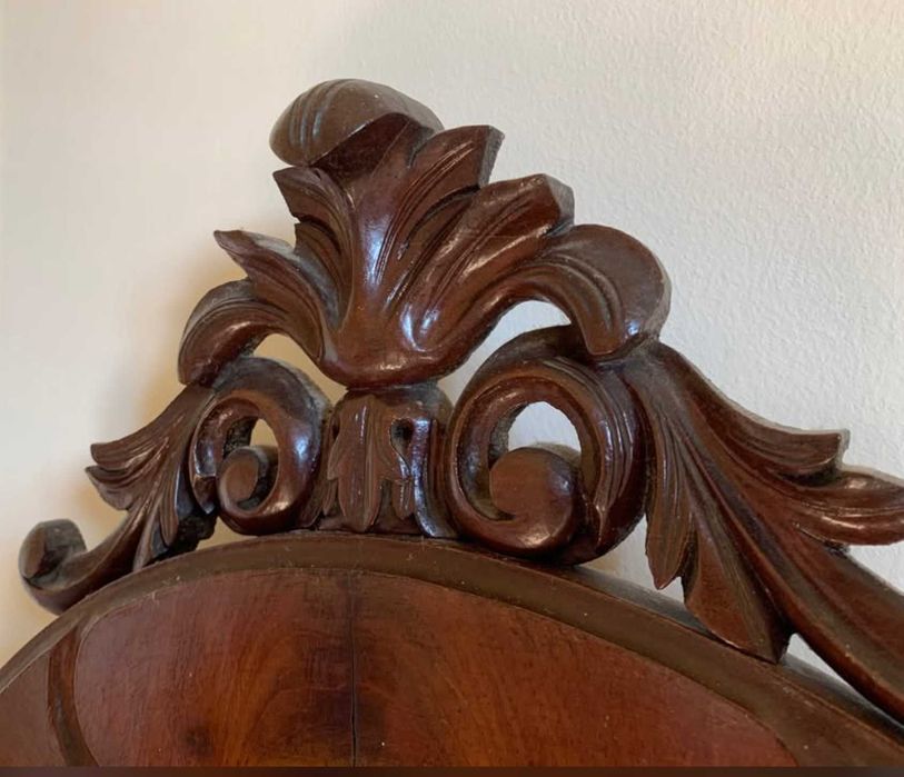 Toucador antigo de madeira com pedra mármore