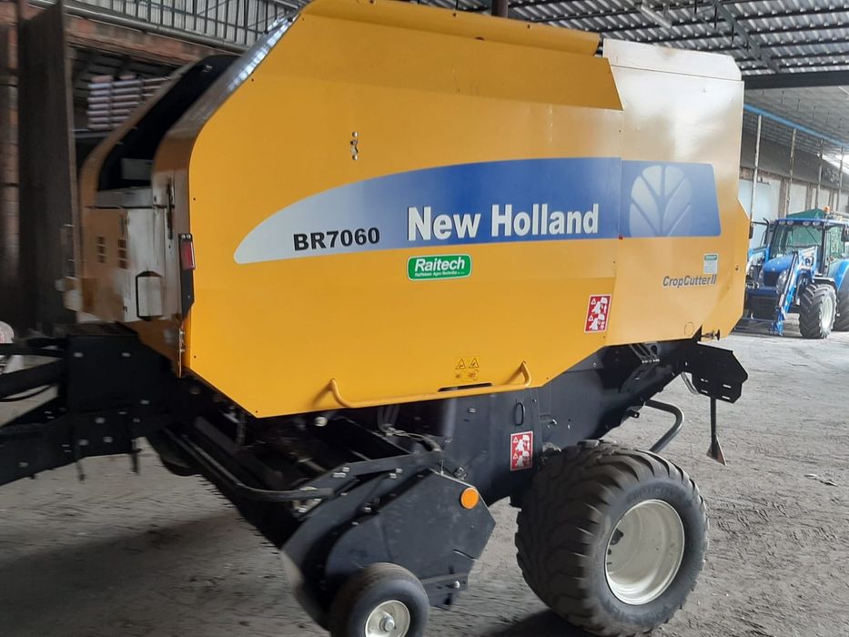 Prasa new holland br7060
