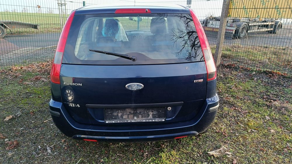 Продам Ford Fusion комплектне або  по запчастинам 1.4л  TDCI