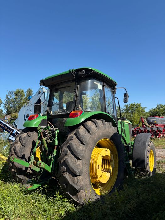 Трактор John Deere 6135B
