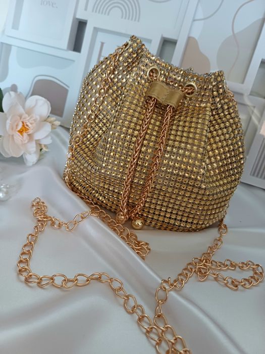 Złoty wizytowy plecaczek