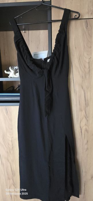 Czarna długa sukienka