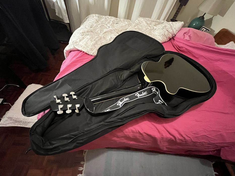 Guitarra Electr-Acust FENDER  STAG c/ estojo completamente NOVA