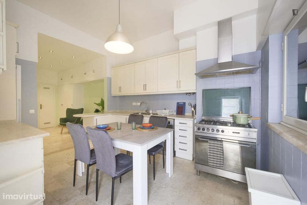 Quarto - localizado em Entrecampos Lisbon