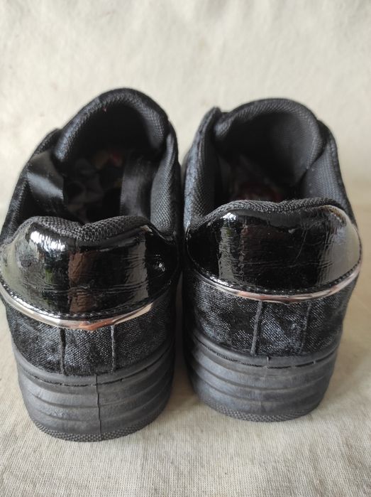 Czarne wzorzyste trampki sneakersy damskie nr 38