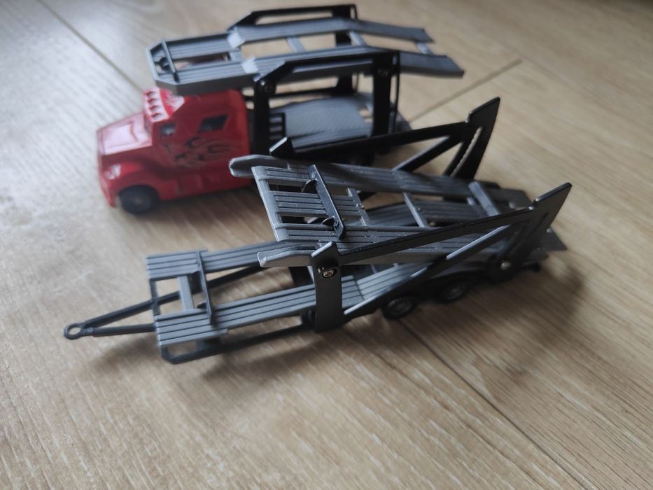 Zabawki 3 ciężarówki  hotwheels