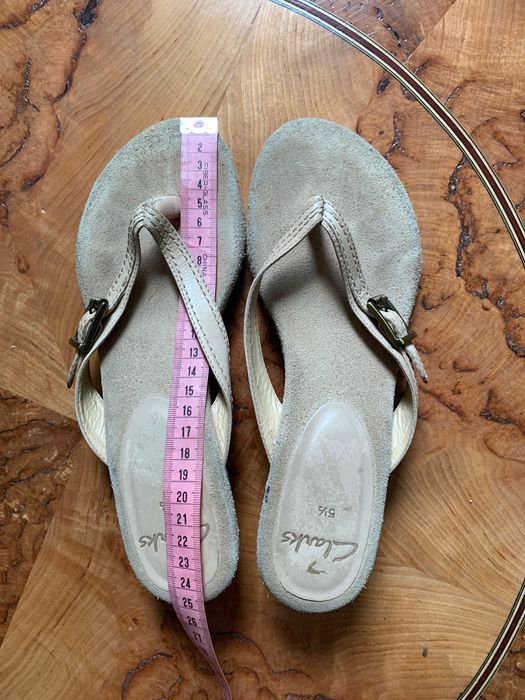 Clarks 5,5, 38,5, klapki na obcasie, beżowe