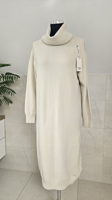 Sukienka dzianinowa golf ecru L XL