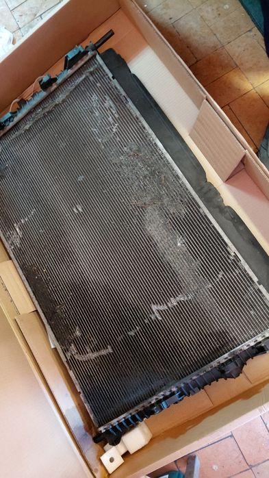 Oтдам бесплатно Радиатор Ford  Transit 2.0