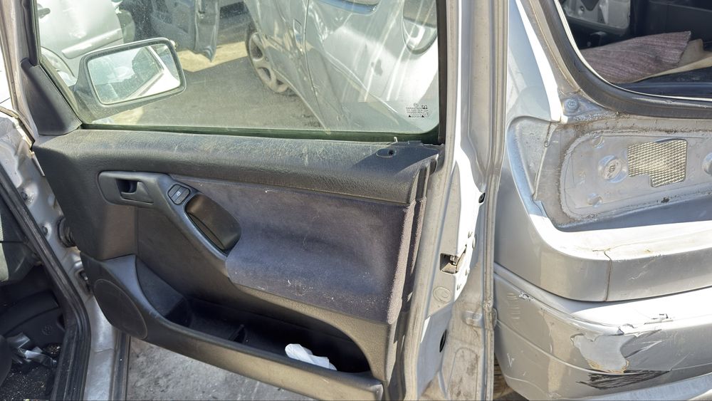 Vw GOLF III 1.4  Gasolina ano 96 viatura totalmente disponível para peças