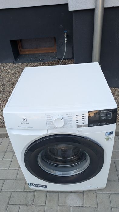 Sprzedam pralkę  o pojemności 9 kilogramów