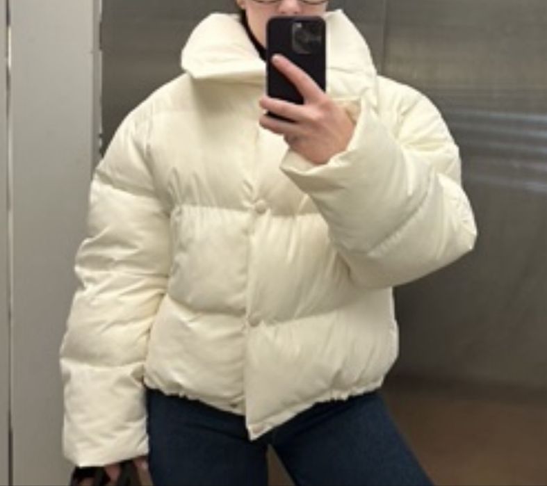 Білий короткий пуховик